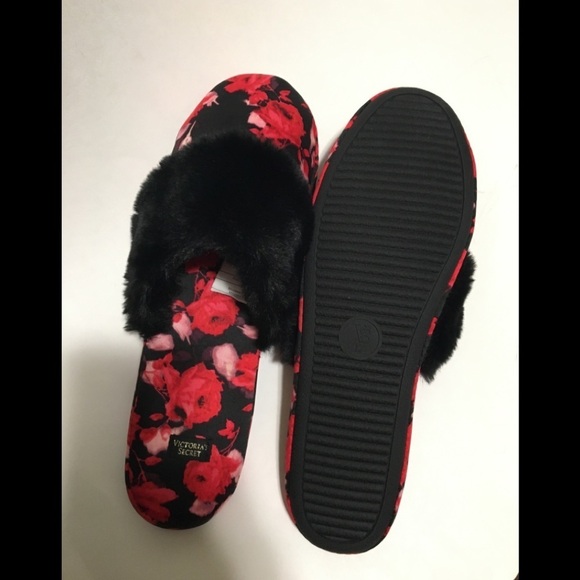 Victoria's Secret Pink Supersoft Floral Slippers - Picture 3 of 8